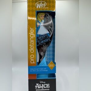 Wet Brush Pro Detangler - Alice in Wonderland Limited Edition Disney x WetBrush